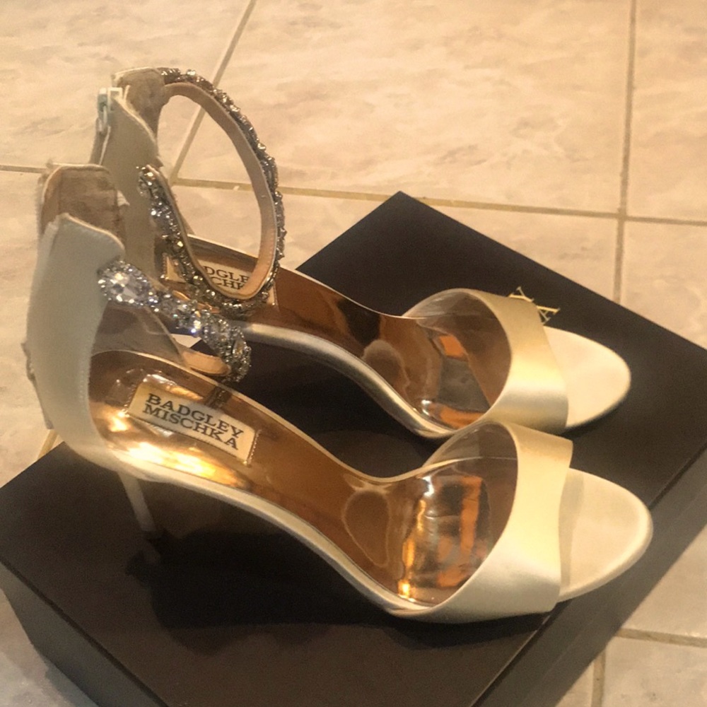 GORGEOUS BRADlGLEY MISCHKA  SHOES